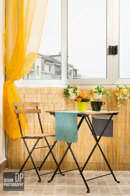 Hiên, sân thượng by Design Photography