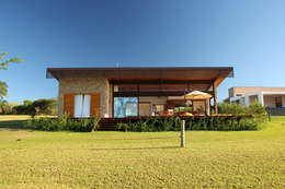 PROJETO CASA DA REPRESA: Casas campestres por Ambienta Arquitetura 