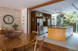 Esta casa con toque rústico y tropical, te va a encantar...