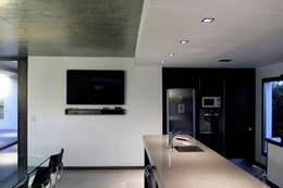 Una casa donde el hormigón manda