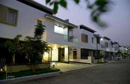 Exterior View: modern Houses by KREATIVE HOUSE