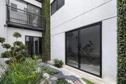  Taman by PHia