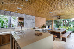 rustic Kitchen by BAMBU CARBONO ZERO