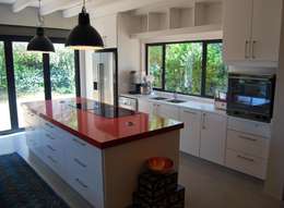  Nhà bếp by Capital Kitchens cc