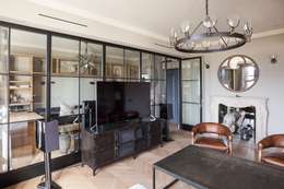 Salas de estilo industrial por Hampstead Design Hub