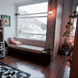 Apartamento com conceito aberto: Janelas   por NATALIA BARTOLOMEO ARQUITETURA | DESIGN STUDIO