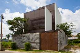 M11 House:  Nhà by a21studĩo