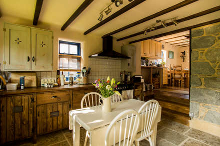 Fig Tree Cottage Rustic Kitchen By CCD Architects Fig Tree Cottage Rustic Kitchen By CCD Architects