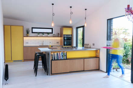 Interior Design Ideas, Redecorating & Remodeling Photos | homify The Scandinavian Kitchen: scandinavian Kitchen by Papilio Interior Design Ideas, Redecorating & Remodeling Photos | homify The Scandinavian Kitchen: scandinavian Kitchen by Papilio