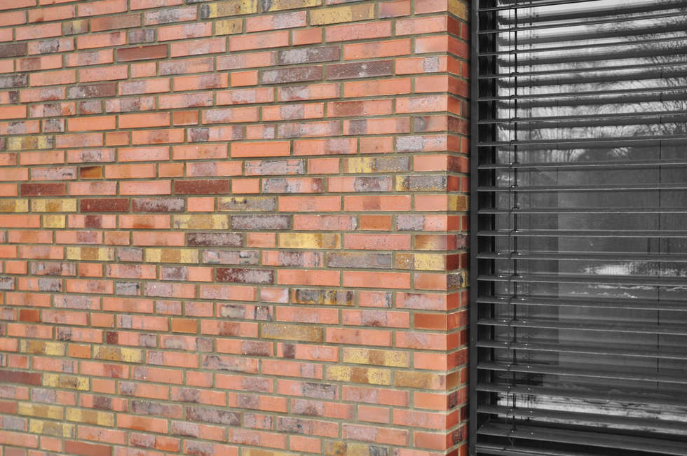 Fensterlaibung in klinker: moderne häuser von lecke architekten | homify