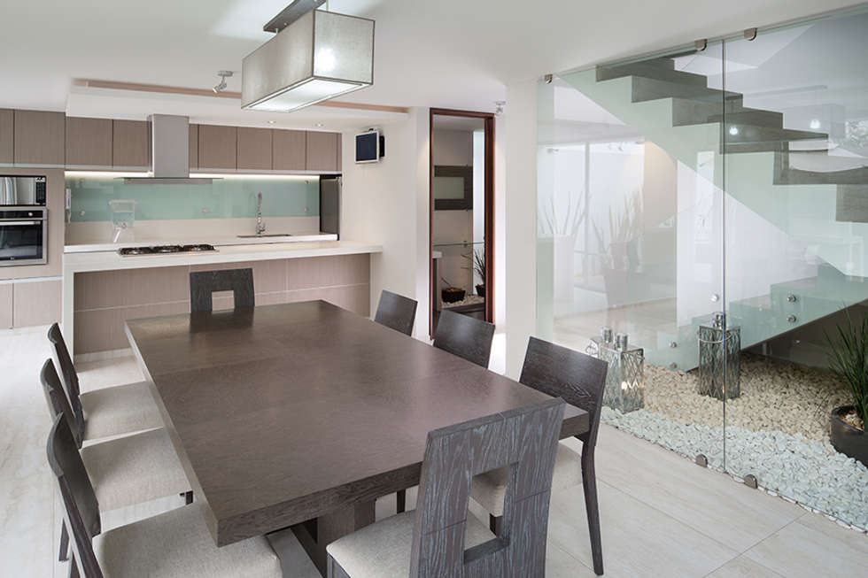 Valencia – micheas arquitectos: comedores de estilo moderno por ... Valencia – micheas arquitectos: comedores de estilo moderno por ...