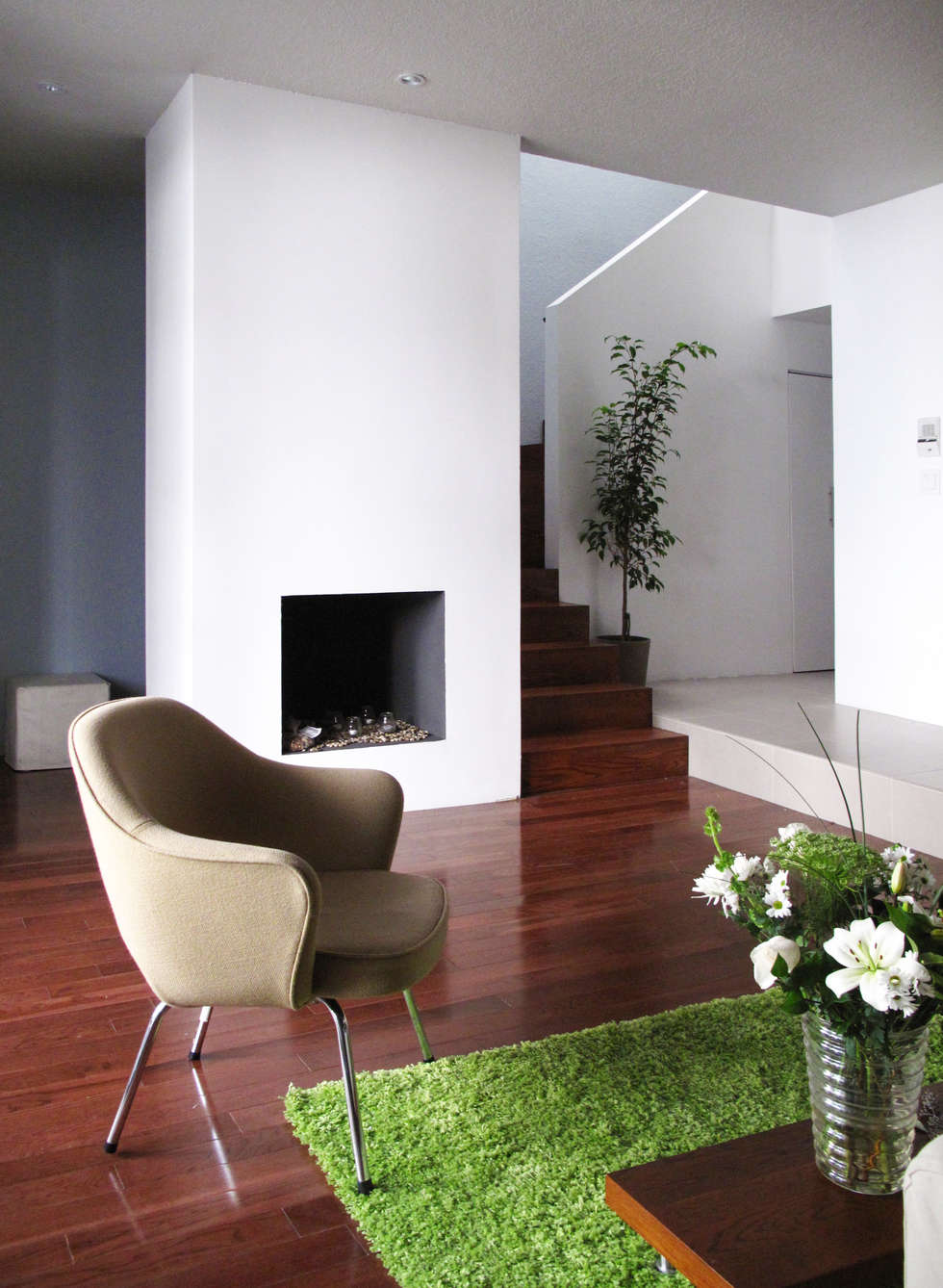 cheminee moderne escalier