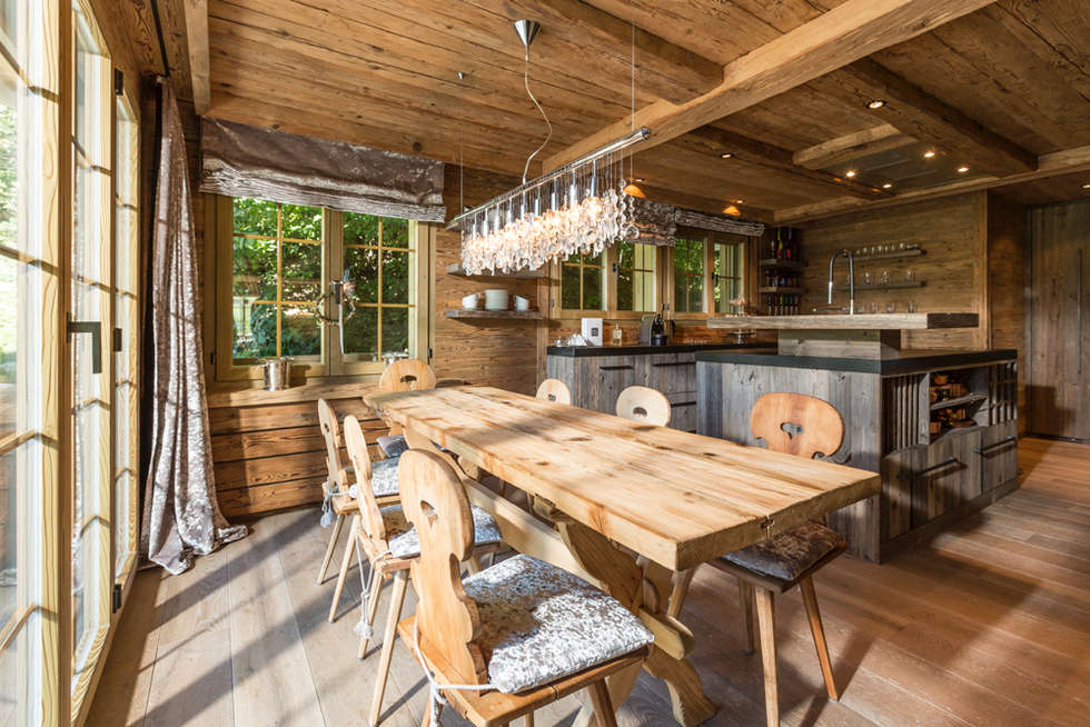 styl-byvania-v-rustikalnom-style-drevena-kuchyna-s-jedalnou-velkym-masivnym-jedalenskym-stolom