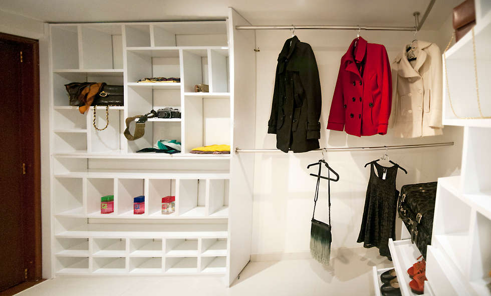 Walk in closet vestidores de estilo moderno por redesign studio homify