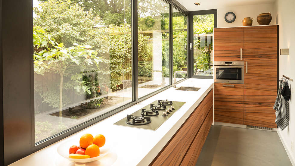 Foto's van een moderne keuken: luxe smalle aanbouw met keuken pal ...
