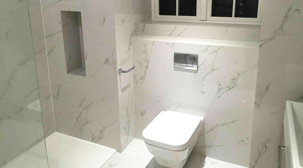 Interior Design Ideas Redecorating Remodeling Photos Homify En Suite Bathroom With White Marble Effect Porcelain Tiles Modern By Porcel