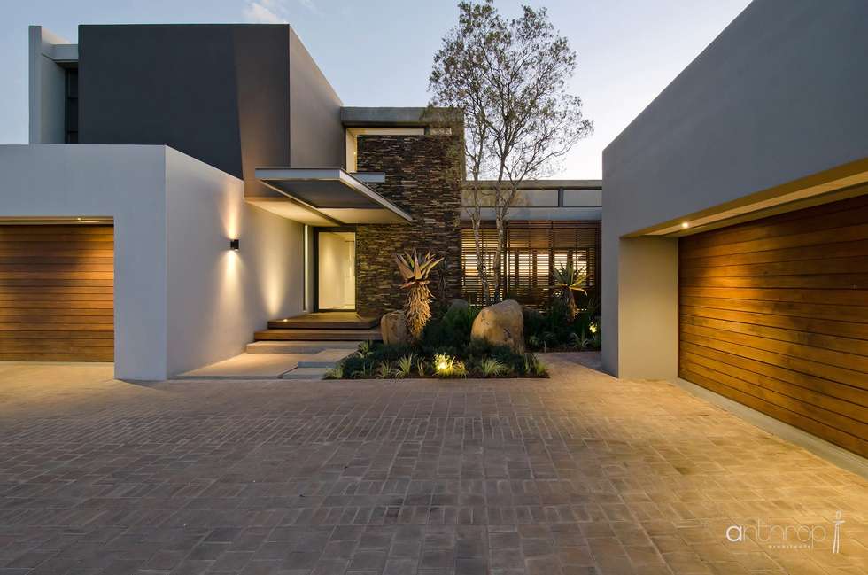 Interior design ideas, architecture and renovating photos ... This prime beach front property is now available so start designing your architectural dream home.