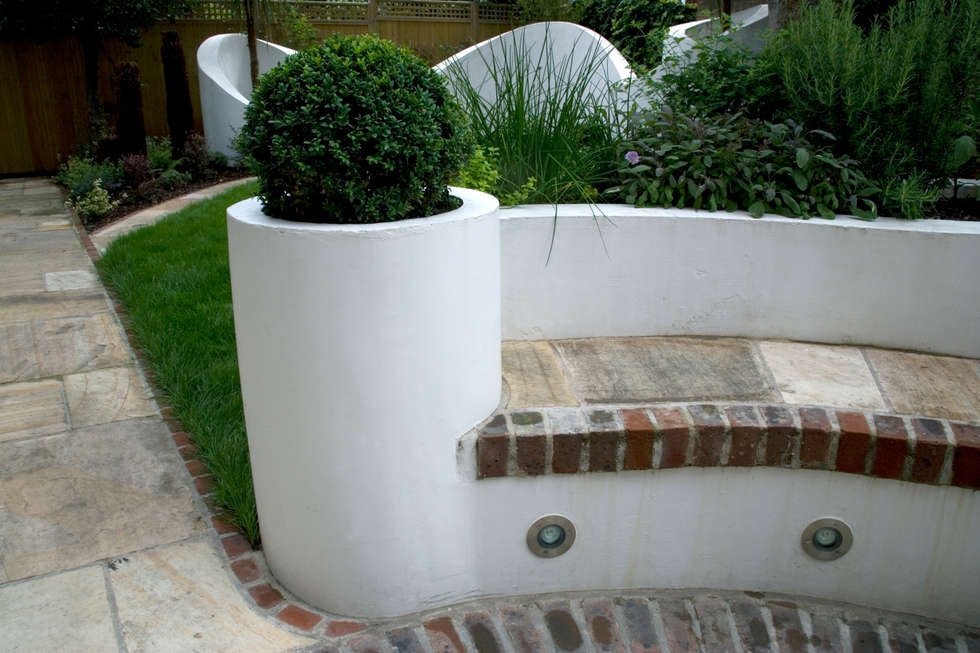 Interior Design Ideas Redecorating Remodeling Photos Homify Box Ball In Planter Mediterranean Garden By Earth Designs