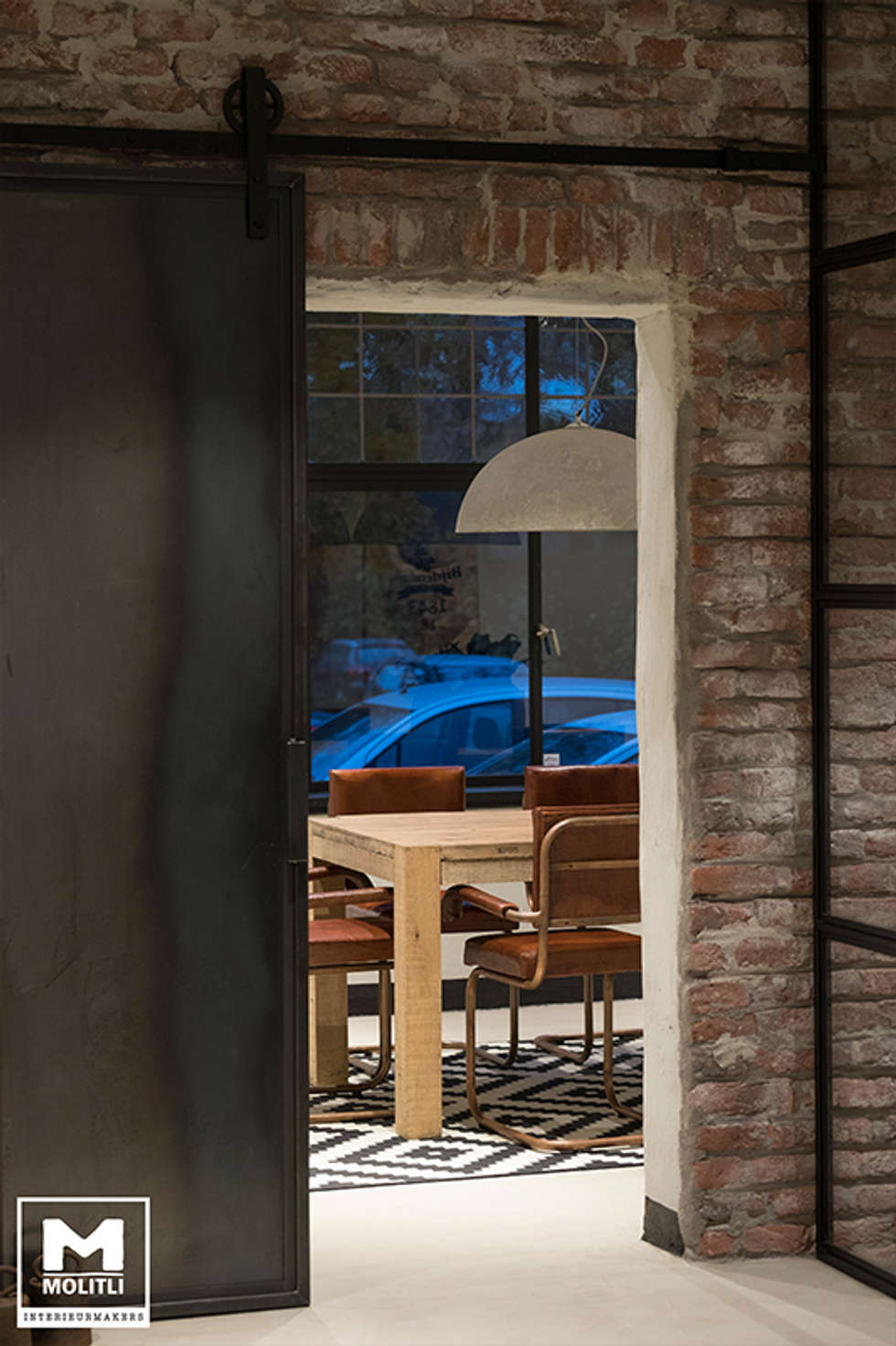https://images.homify.com/c_fill,f_auto,q_auto:eco,w_980/v1531300262/p/photo/image/2632830/Kantoorrestyling_-_Bijdendijk_-_koffiebranderij_-_door_Molitli_Interieurmakers_-_44.jpg