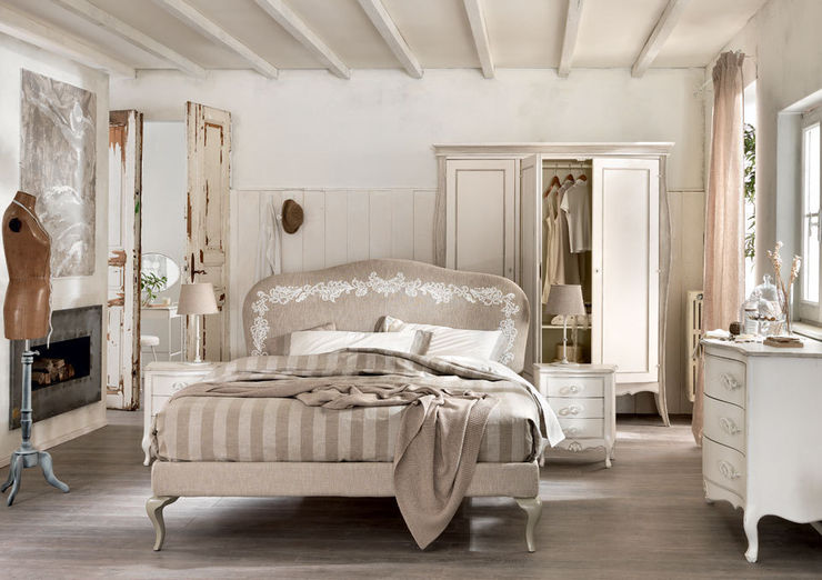Egger´s Einrichten INETRIOR DESIGN Camera da letto eclettica