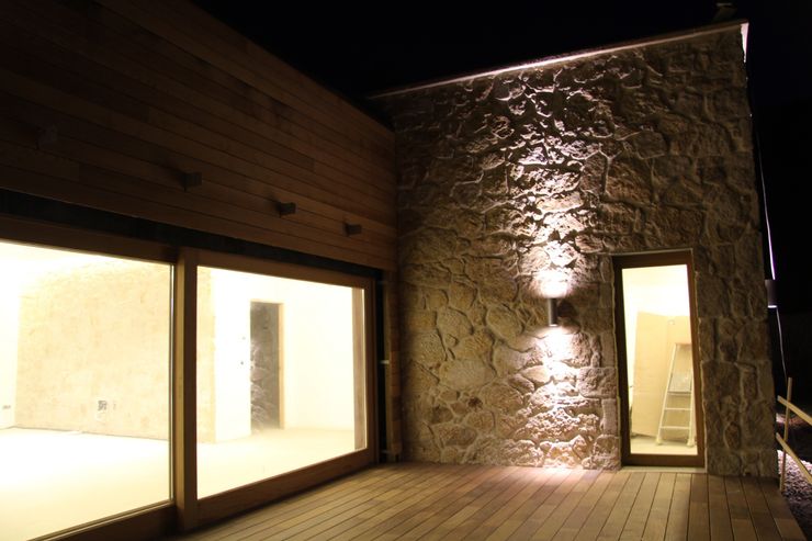 HUGA ARQUITECTOS Balcone, Veranda & Terrazza in stile rustico