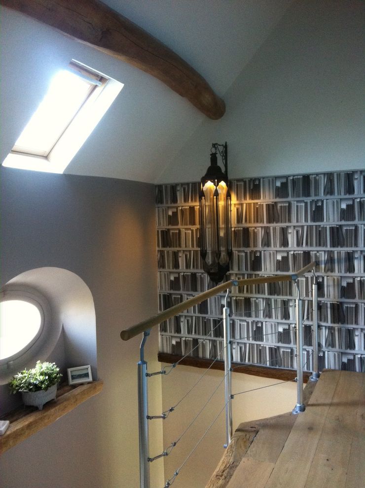 At Ome Modern corridor, hallway & stairs