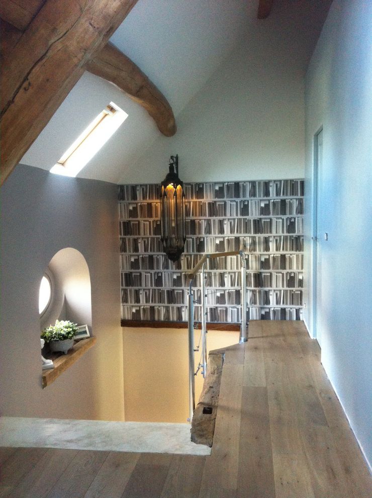 At Ome Modern corridor, hallway & stairs