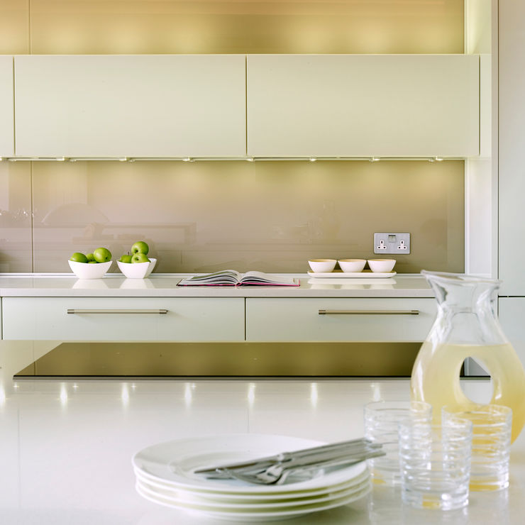 MR & MRS SAMUEL'S KITCHEN Diane Berry Kitchens Modern