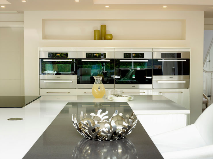 MR & MRS SAMUEL'S KITCHEN Diane Berry Kitchens Modern