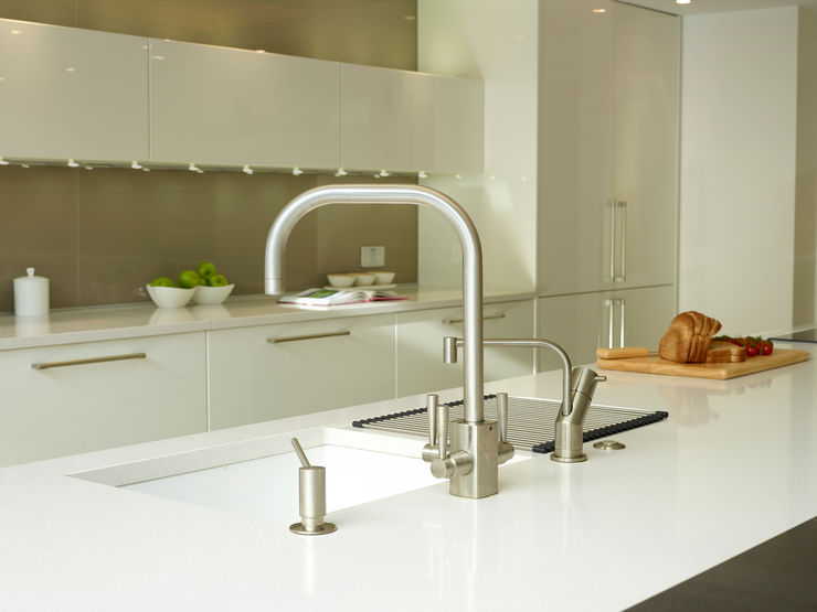 MR & MRS SAMUEL'S KITCHEN Diane Berry Kitchens Modern