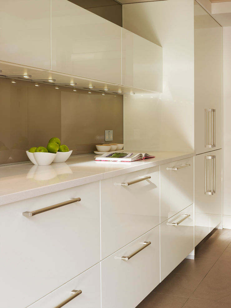 MR & MRS SAMUEL'S KITCHEN Diane Berry Kitchens Modern