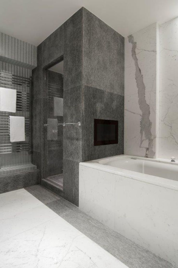 Stephanie Coutas's projects Stephanie Coutas Modern bathroom
