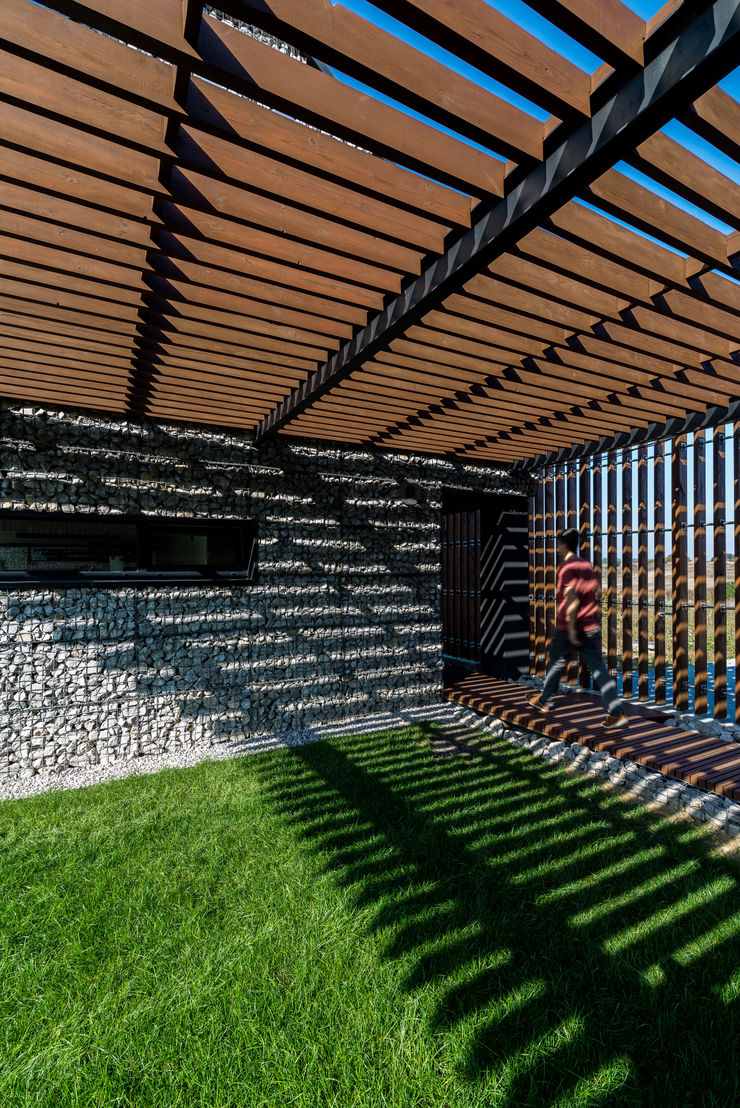KROPKA STUDIO'S PROJECT Kropka Studio Modern garage/shed