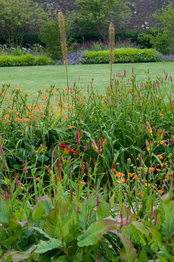 Walled Garden, Bradford Upon Avon Katherine Roper Landscape & Garden Design Modern garden