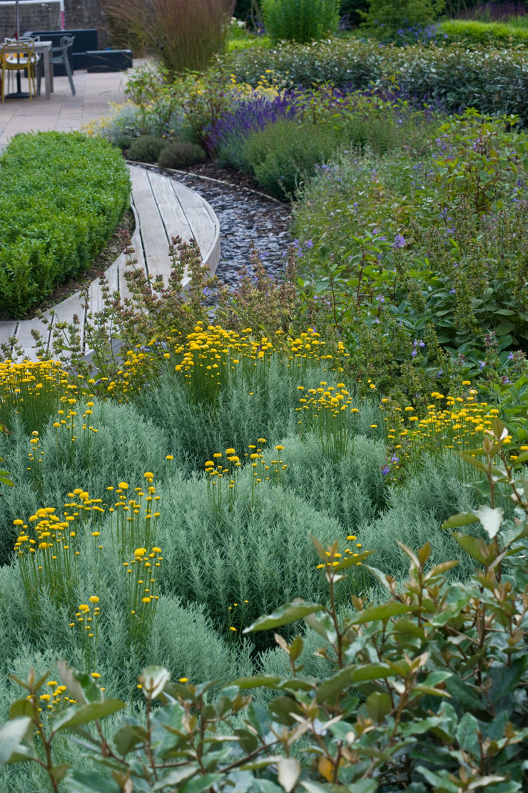 Walled Garden, Bradford Upon Avon Katherine Roper Landscape & Garden Design Modern garden
