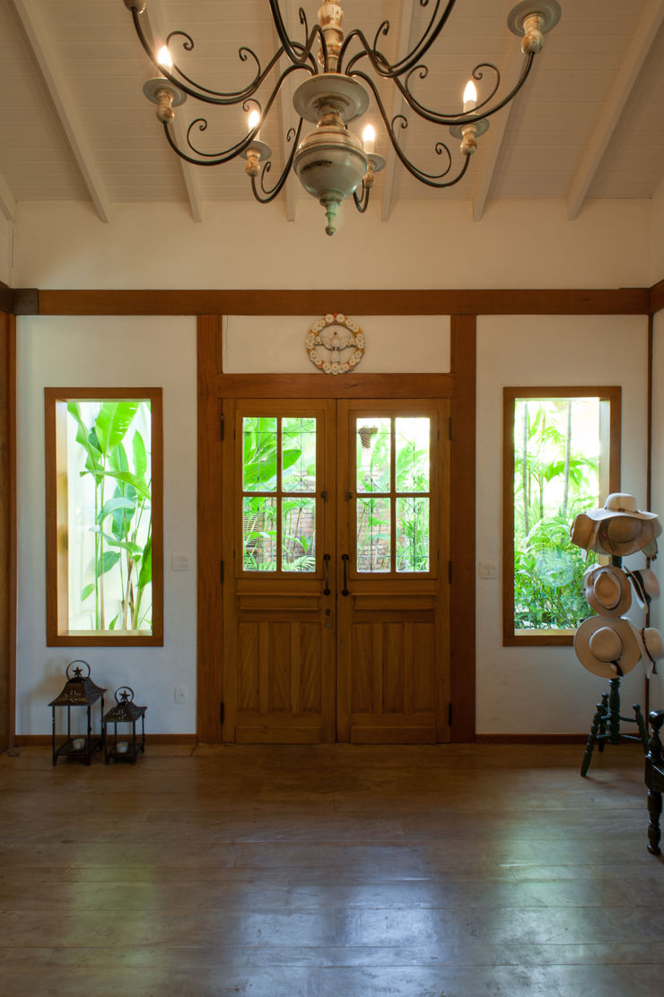 PM Arquitetura Ruang Studi/Kantor Gaya Rustic
