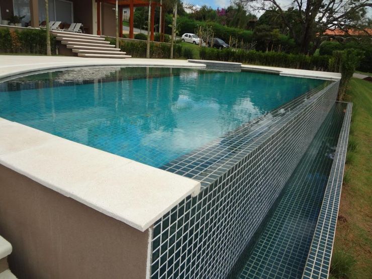 JATOBÁ PASTILHAS DE PORCELANA tess Piscinas clássicas