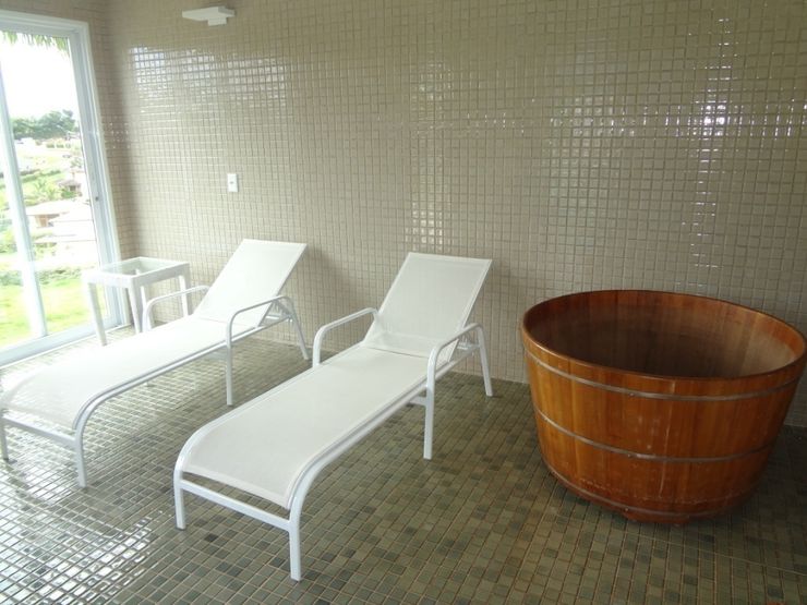 JATOBÁ - PASTILHAS DE PORCELANA tess Spa moderno