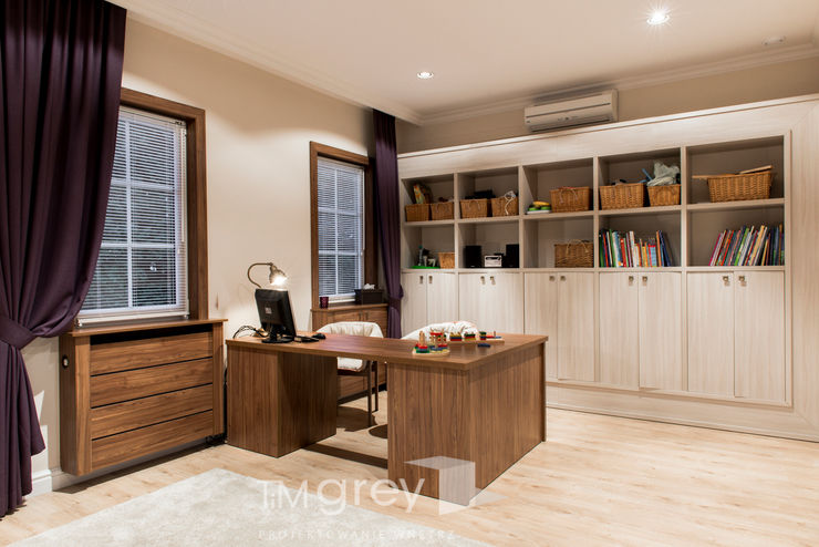 Classic Design – 230m2 TiM Grey Interior Design Klasyczny pokój multimedialny