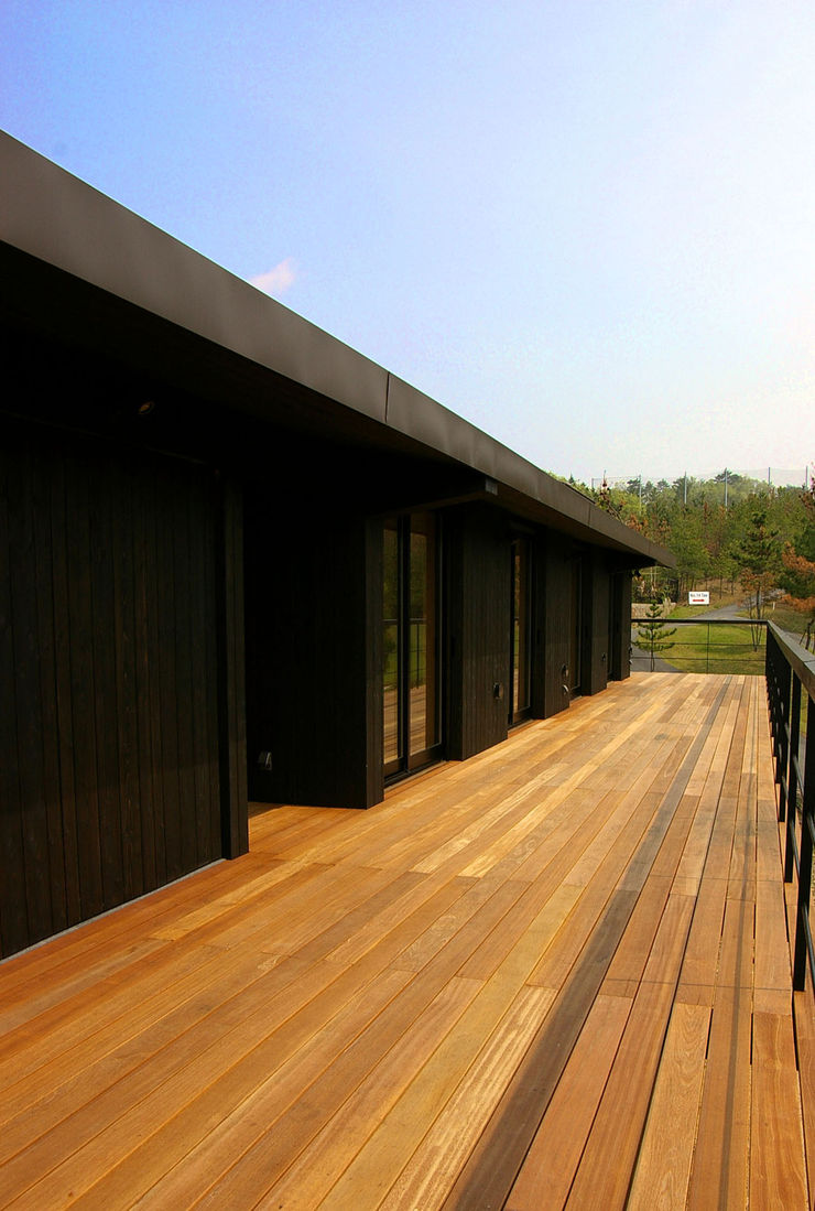 一級建築士事務所アールタイプ Varandas, alpendres e terraços modernos