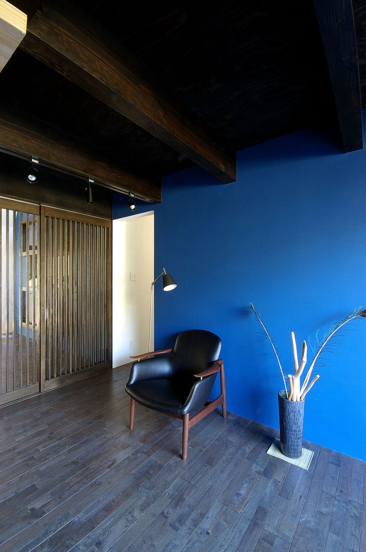一級建築士事務所アールタイプ Modern walls & floors