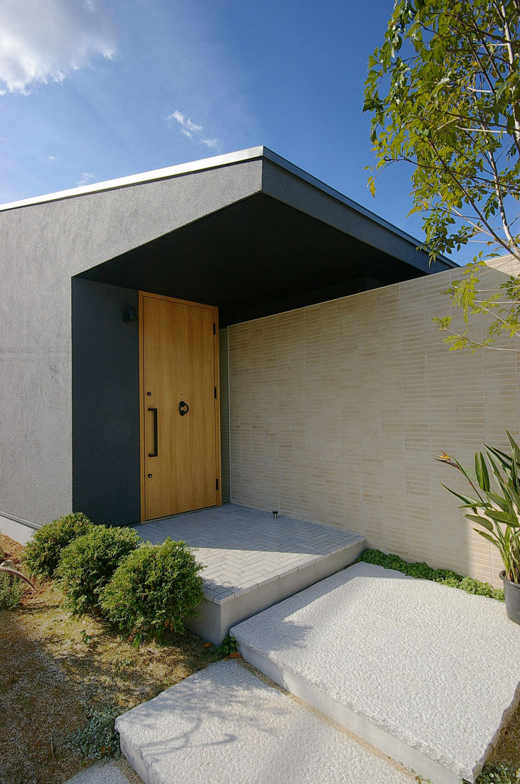 一級建築士事務所アールタイプ Modern windows & doors