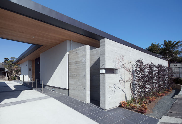 ISDアーキテクト一級建築士事務所 Modern houses Concrete Grey