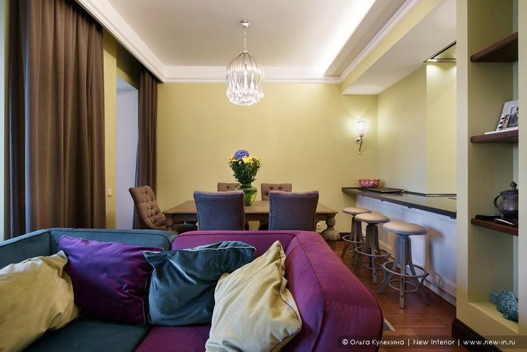 Квартира на Петроградке в колониальном стиле Ольга Кулекина - New Interior Гостиная в колониальном стиле Многоцветный