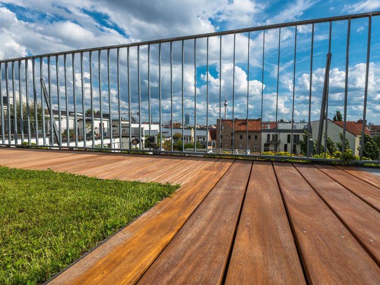 Cumaru Terrassendielen Kahrs GmbH Tropischer Balkon, Veranda & Terrasse