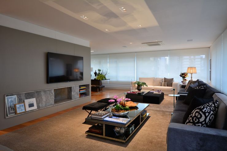 RESIDENCIA AS Maria Christina Rinaldi Arquitetos Eclectic style living room