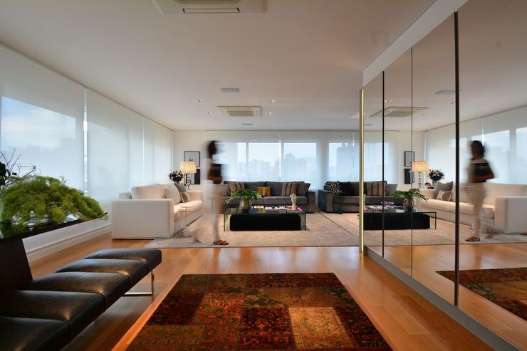RESIDENCIA AS Maria Christina Rinaldi Arquitetos Eclectic style living room