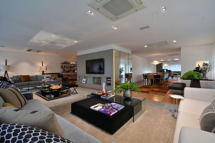 RESIDENCIA AS Maria Christina Rinaldi Arquitetos Eclectic style living room