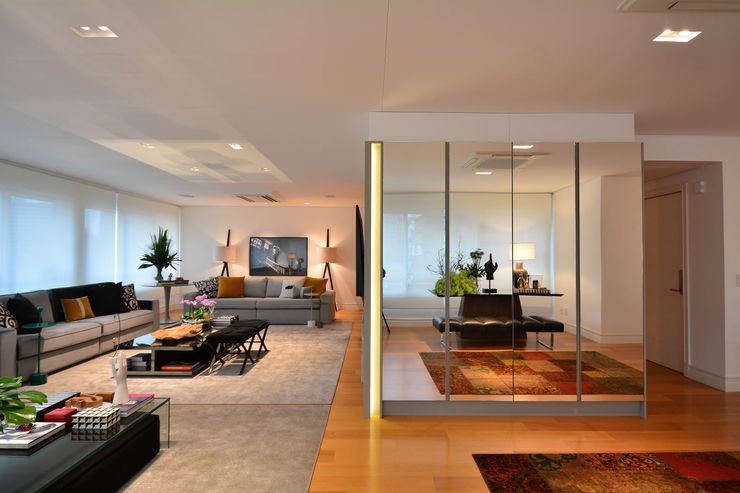 RESIDENCIA AS Maria Christina Rinaldi Arquitetos Eclectic style living room