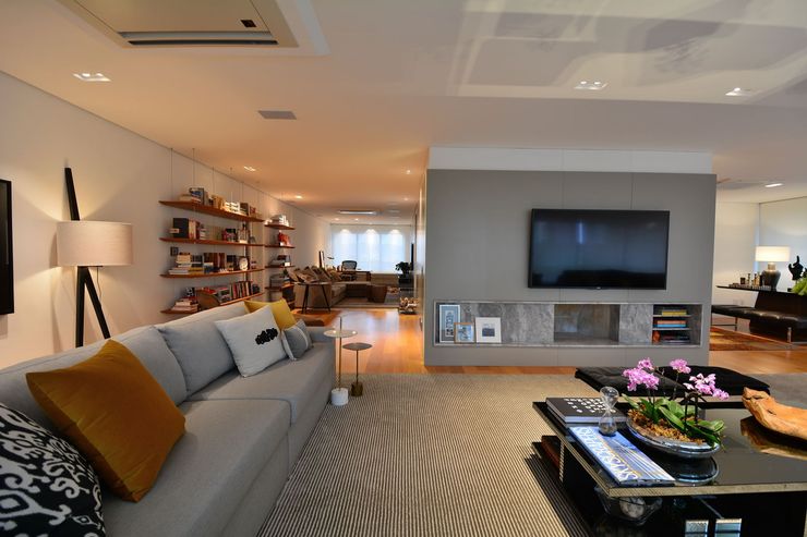 RESIDENCIA AS Maria Christina Rinaldi Arquitetos Eclectic style living room